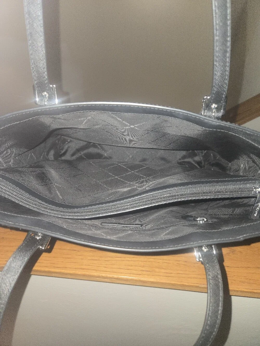 Nwot Michael Kors Black Voyager Leather Tote Bag
